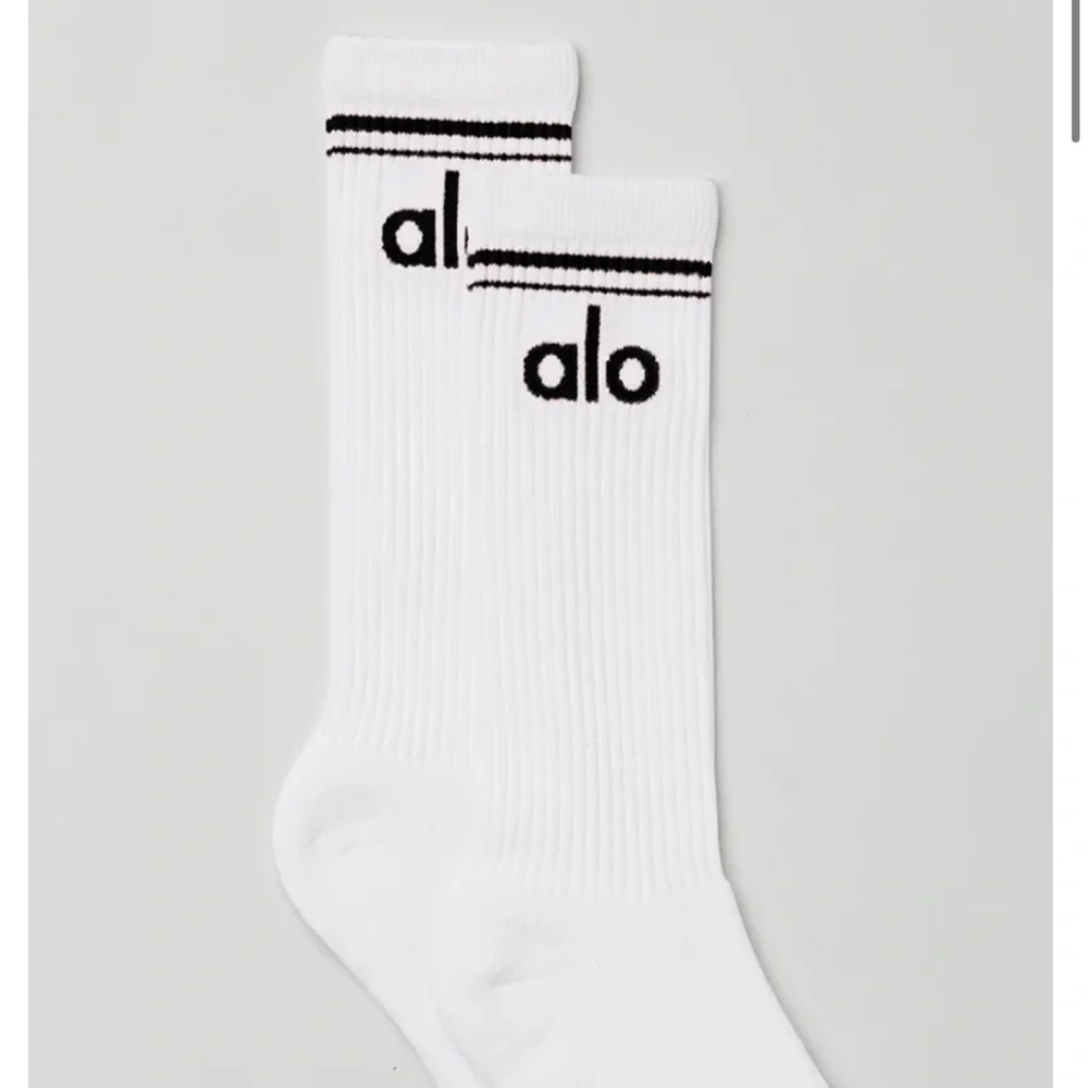 Alo Yoga Unisex Throwback Sock White Black Sz M W 8-11.5 M 6.5-10 NEW
